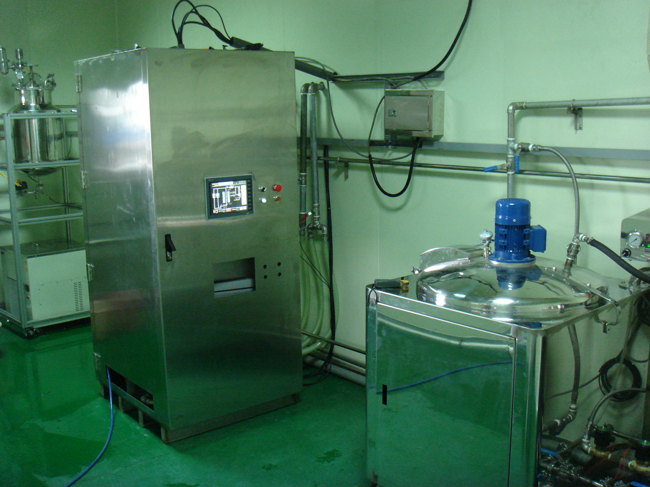 The Microwave Fluid Nutrient Fluid
Sterilizing Machine
