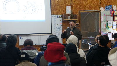 劉啟祥助理研究員介紹番石榴、紅龍果、柑桔類之整枝修剪及栽培管理--將另開視窗看原圖