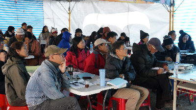 農友上課認真聆聽--將另開視窗看原圖