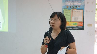 萬榮鄉公所農業課周秀蓉課員勉勵族人認真學習--將另開視窗看原圖