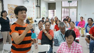 部落族人吳香蘭踴躍提問--將另開視窗看原圖