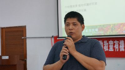 萬榮鄉公所王志翔課長勉勵族人認真學習--將另開視窗看原圖