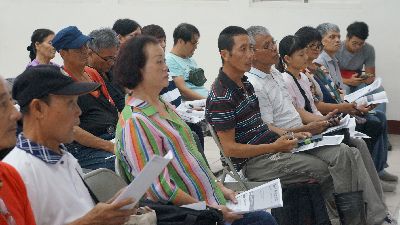 族人認真上課聆聽情形--將另開視窗看原圖