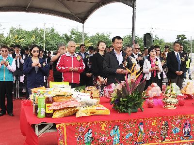 上香祈福--將另開視窗看原圖