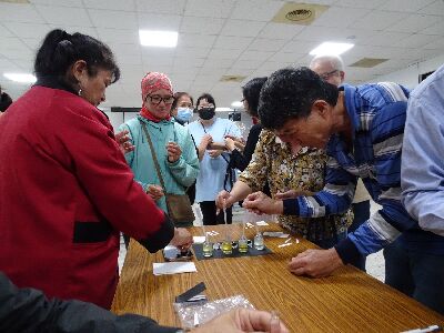 學員體驗山胡椒香水製作--將另開視窗看原圖