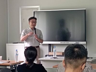 花蓮區農業改良場葉育哲秘書致詞  勉勵學員認真學習及多與講師交流--將另開視窗看原圖