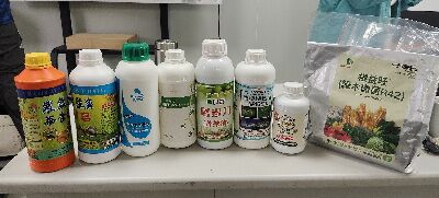 講師現場展示有機友善栽培病蟲害防治資材，提供學員參考--將另開視窗看原圖