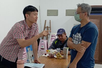 台灣金針協會秘書李光濱與講師互動熱絡--將另開視窗看原圖