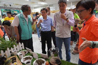 蘭陽分場陳季呈分場長介紹仙草新品種--將另開視窗看原圖
