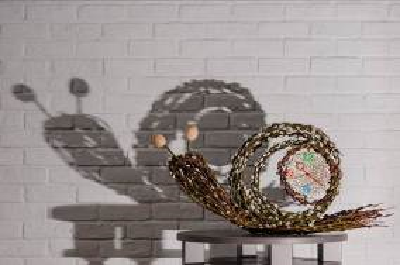 透過簡單花藝技巧，讓銀柳創意無窮。圖為生活花藝-銀柳時鐘--將另開視窗看原圖