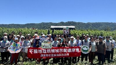 活動圓滿成功，與會農友及研究團隊合影留念--將另開視窗看原圖