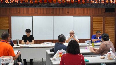 花蓮農改場宣大平副場長主持結訓及綜合座談--將另開視窗看原圖