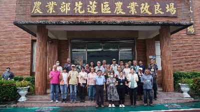 全體學員合照--將另開視窗看原圖