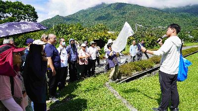 花蓮區農業改良場朱偉誠助理研究員介紹田間有益天敵辨識實習、農田生態監測方法--將另開視窗看原圖