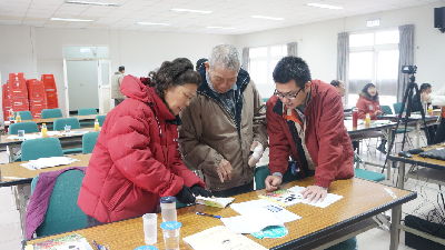 農友詢問花蓮農改場的農民學院課程--將另開視窗看原圖