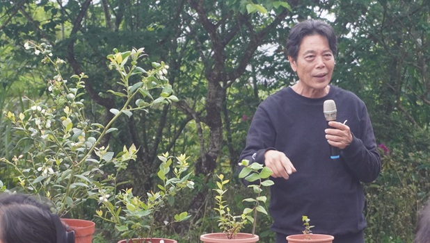 大同鄉印加果產銷班第五班胡劉又齊班長分享藍莓栽培管理實務