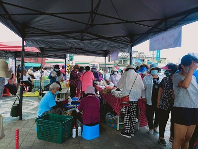 請班員參加市集展售(圖17)