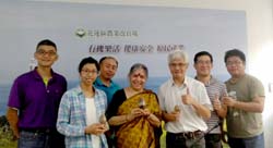 印度席娃博士（右四）來場了解台灣保種情形