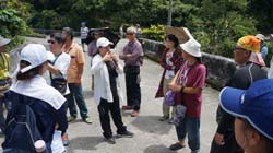 安排學員至豐濱鄉新社村復興部落了解里山倡議及生態農業發展情形