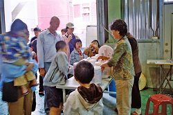 稻米品嚐會中忙碌的身影 稻米品嚐會中忙碌的身影