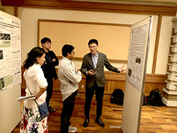 本場分享文旦不同覆蓋作物應用於果園相關碳匯成果及碳匯基礎資料與外國學者分享，為與韓國學者交流，為美國德州大學土壤科學系教授