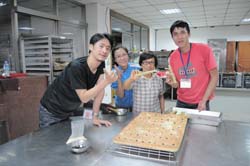 本場舉辦特色農產品加工班，以及特色農產品有機加工班，實習課程安排製作米麵包等產品