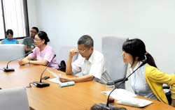 謝靜敏技佐依據油茶團隊統籌人經驗，分享計劃撰寫及彙整心得