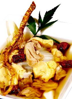 鮮當歸猴菇雞湯 鮮當歸猴菇雞湯