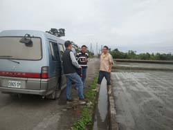 本場積極輔導宜蘭稻農，其中針對青年農民不定期就田間作物生育現況給予適時的建議